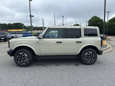 New 2026 Ford Bronco Outer Banks AWD/4WD image 7