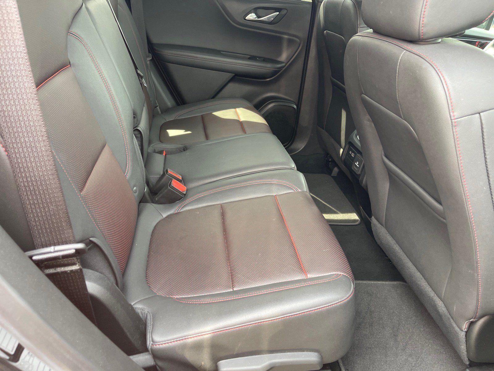 Used 2025 Chevrolet Blazer RS FWD image 16