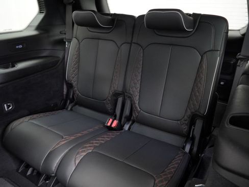 Used 2024 Jeep Grand Cherokee L Summit AWD/4WD image 13