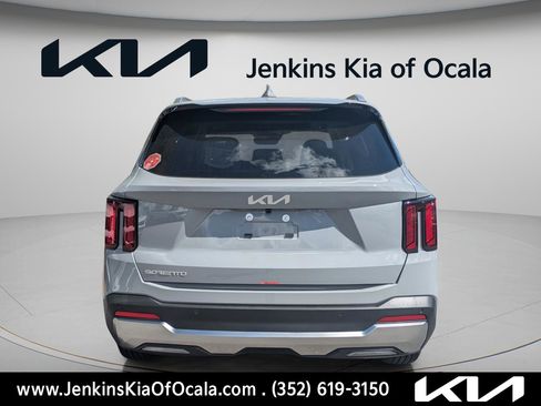 New 2026 Kia Sorento S image 4