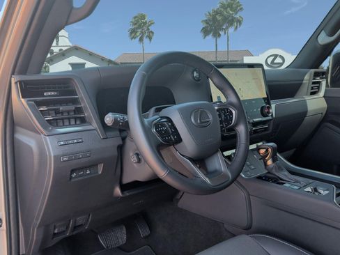 Certified 2025 Lexus GX 550 w/ Cold Area Package AWD/4WD image 12