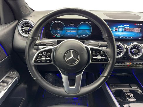 Used 2023 Mercedes-Benz EQB 300 4MATIC image 54