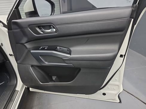 Used 2023 Nissan Pathfinder SL w/ Lighting Package (N92) image 52