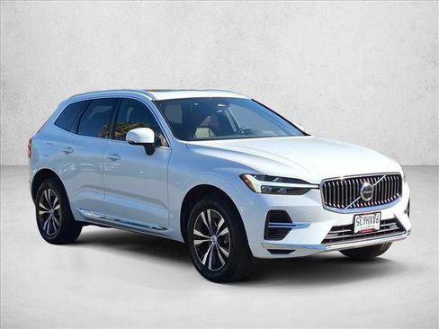 Used 2022 Volvo XC60 T8 Inscription Expression w/ Climate Package AWD/4WD image 3