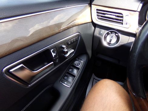Used 2015 Mercedes-Benz E 350 4MATIC Sedan image 51