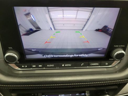 Used 2024 Nissan Rogue SV image 14