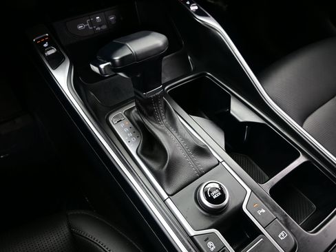 Used 2025 Kia Sorento EX w/ Panoramic Sunroof Package image 24