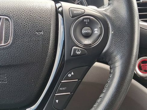 Used 2016 Honda Pilot Touring image 18