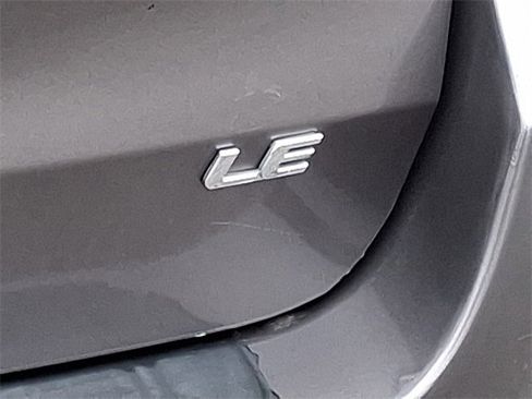 Used 2017 Toyota Sienna LE image 31