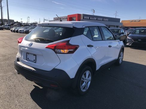 Used 2020 Nissan Kicks S image 5