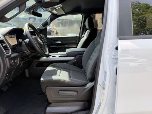 New 2026 RAM 1500 Express AWD/4WD image 9