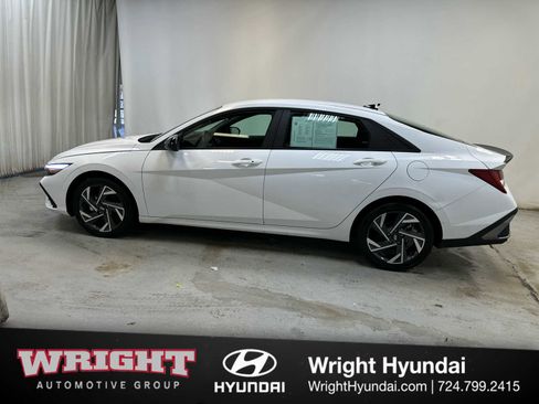 Used 2025 Hyundai Elantra SEL w/ Cargo Package image 7