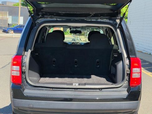 Used 2016 Jeep Patriot Sport w/ Power Value Group AWD/4WD image 9