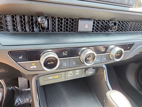 Used 2025 Honda CR-V Sport image 17