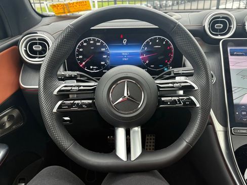 Used 2023 Mercedes-Benz GLC 300 4MATIC image 12