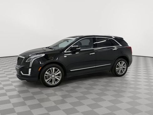 Certified 2025 Cadillac XT5 Premium Luxury w/ Technology Package AWD/4WD image 5