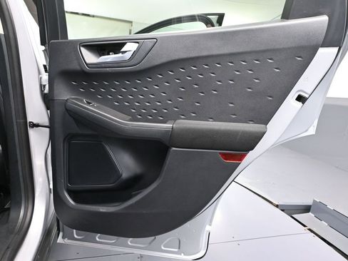 Used 2020 Ford Escape SE FWD image 38