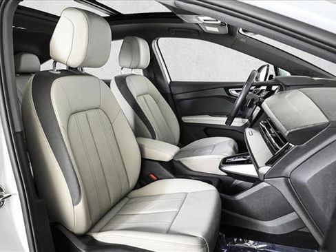 Certified 2023 Audi Q4 e-tron Prestige image 22