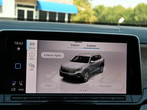 Used 2026 Volkswagen Atlas SE FWD image 18