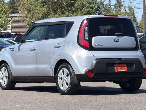 Used 2015 Kia Soul FWD image 8