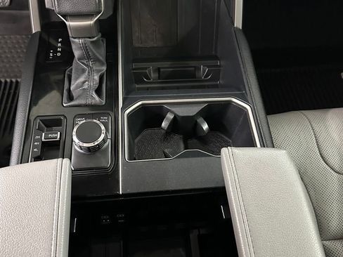 Used 2022 Toyota Tundra Limited image 18