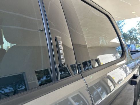 Used 2024 Ford F350 XLT w/ Camper Package image 17