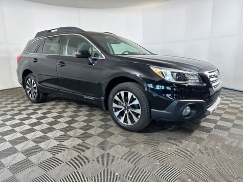 Used 2017 Subaru Outback 3.6R Limited image 2