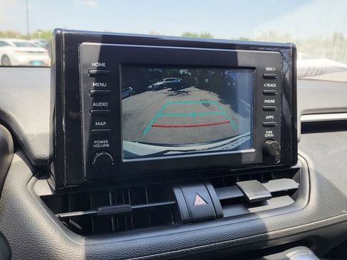 Used 2019 Toyota RAV4 LE w/ Carpet Mat Package AWD/4WD image 17