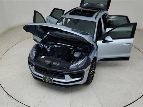 Used 2024 Porsche Macan w/ Premium Plus Package image 84
