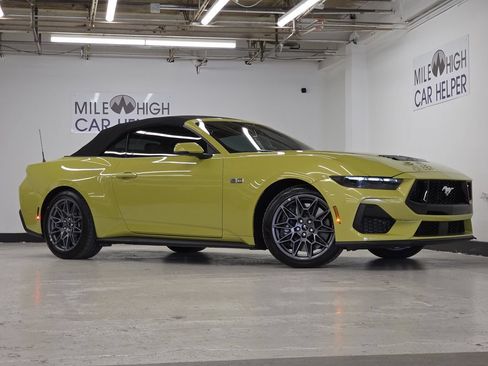 Used 2025 Ford Mustang GT Premium w/ GT Performance Package RWD image 2