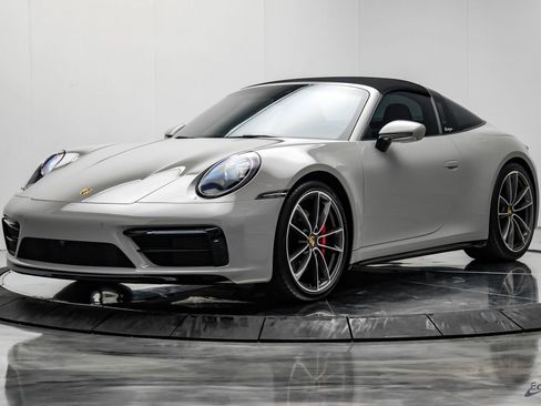 Used 2022 Porsche 911 Targa 4S AWD/4WD image 5