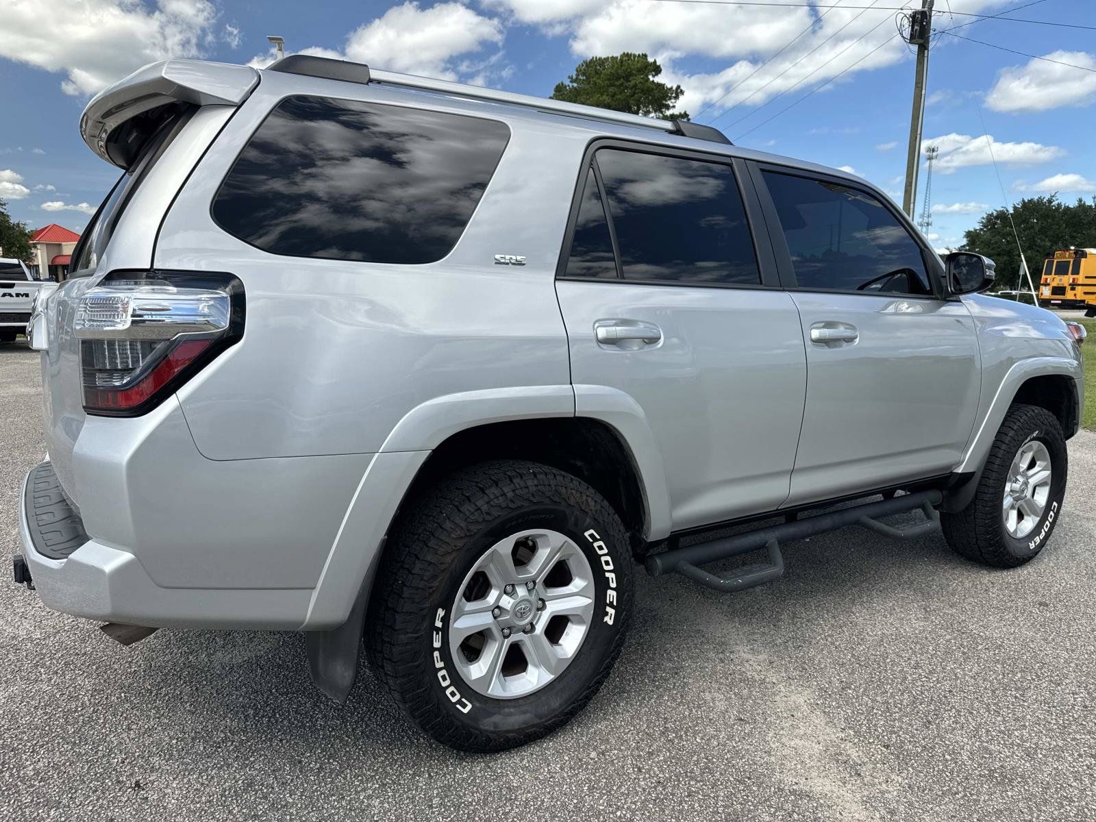 Used 2022 Toyota 4Runner SR5 Premium w/ Moonroof Package AWD/4WD image 4