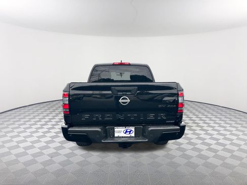 Used 2023 Nissan Frontier SV w/ Midnight Edition Package AWD/4WD image 6