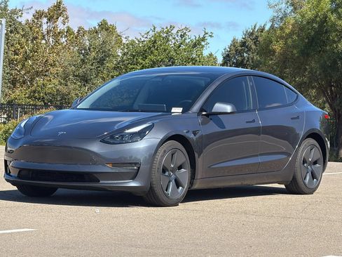 Used 2023 Tesla Model 3 Standard Range RWD image 8