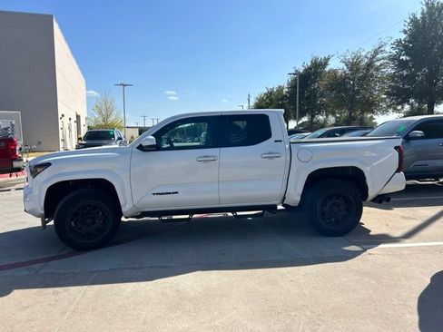 Used 2026 Toyota Tacoma SR5 RWD image 7