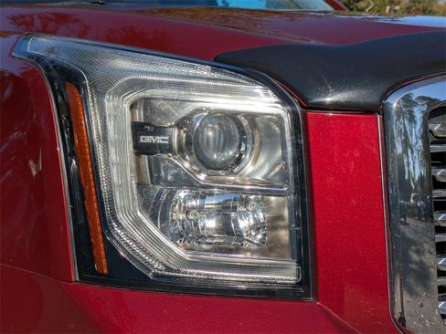 Used 2019 GMC Yukon XL Denali w/ Enhanced Security Package image 10