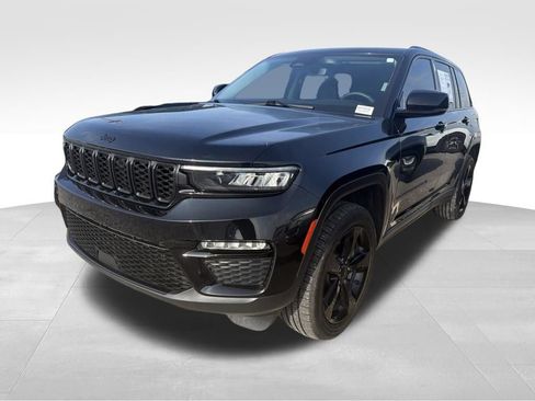 Used 2023 Jeep Grand Cherokee Limited w/ Black Appearance Package AWD/4WD image 3