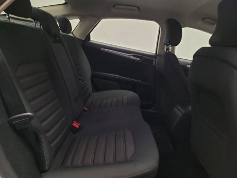 Used 2018 Ford Fusion SE FWD image 19