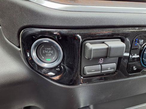 New 2026 GMC Sierra 1500 SLT w/ SLT Premium Plus Package AWD/4WD image 7