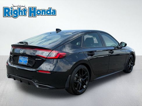 Certified 2025 Honda Civic Sport image 9