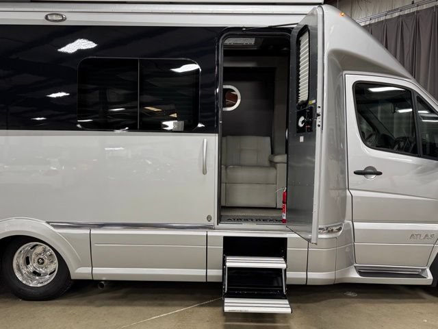 Used 2018 Mercedes-Benz Sprinter 3500 image 23