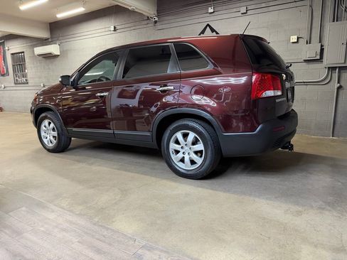 Used 2012 Kia Sorento FWD image 2