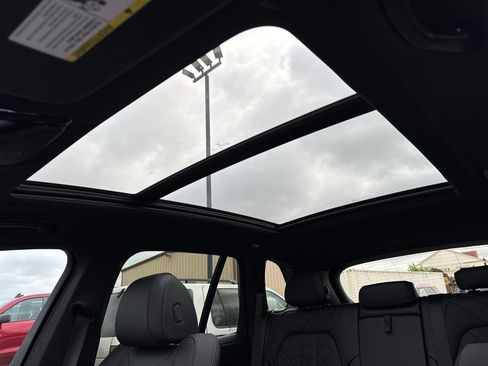 Used 2025 BMW X5 sDrive40i w/ M Sport Package RWD image 34