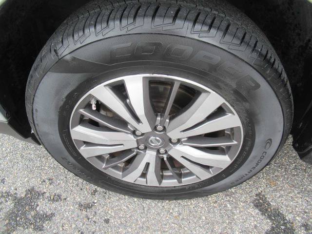 Used 2018 Nissan Pathfinder SV w/ SV Tech Package AWD/4WD image 11