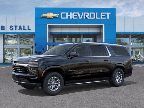New 2026 Chevrolet Suburban LT image 2