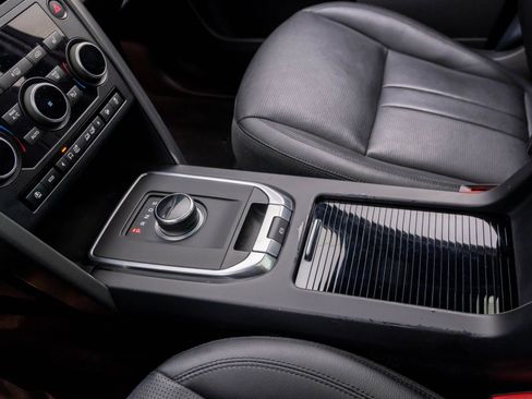 Used 2019 Land Rover Discovery Sport image 12