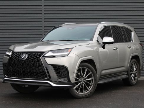 Used 2025 Lexus LX 700h F Sport image 1