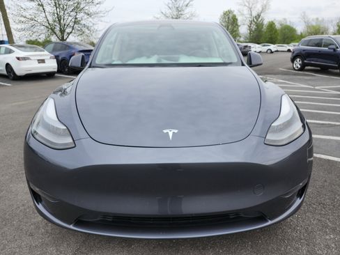 Used 2023 Tesla Model Y Long Range image 12