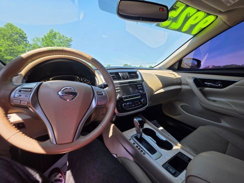 Used 2017 Nissan Altima 2.5 SL FWD image 13