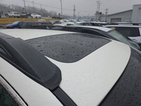 Used 2016 Subaru Outback 2.5i Limited image 3